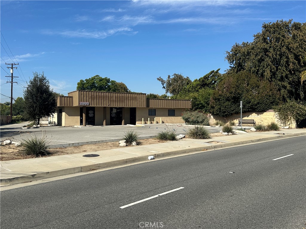 main property photo 11