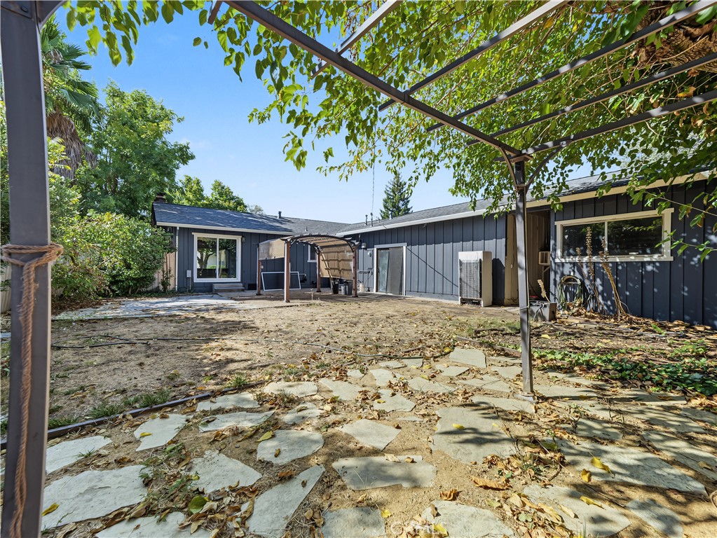 main property photo 28