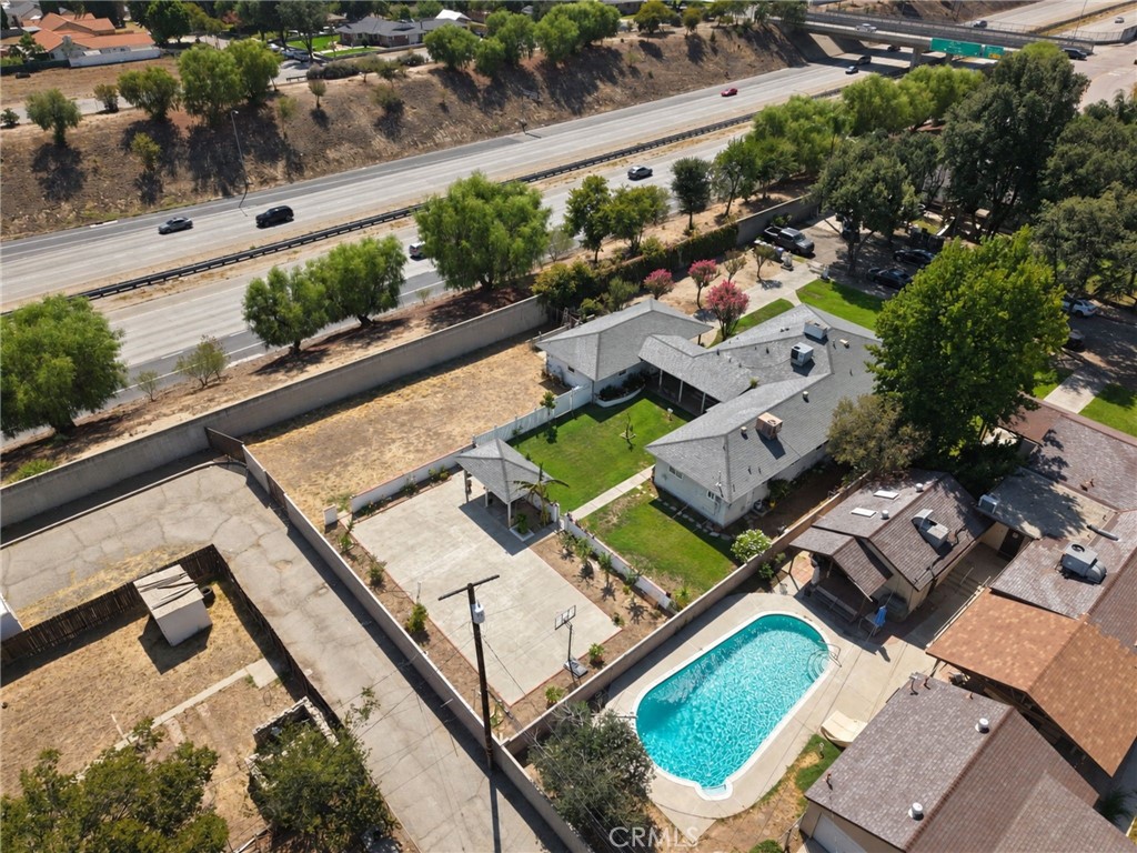 main property photo 59