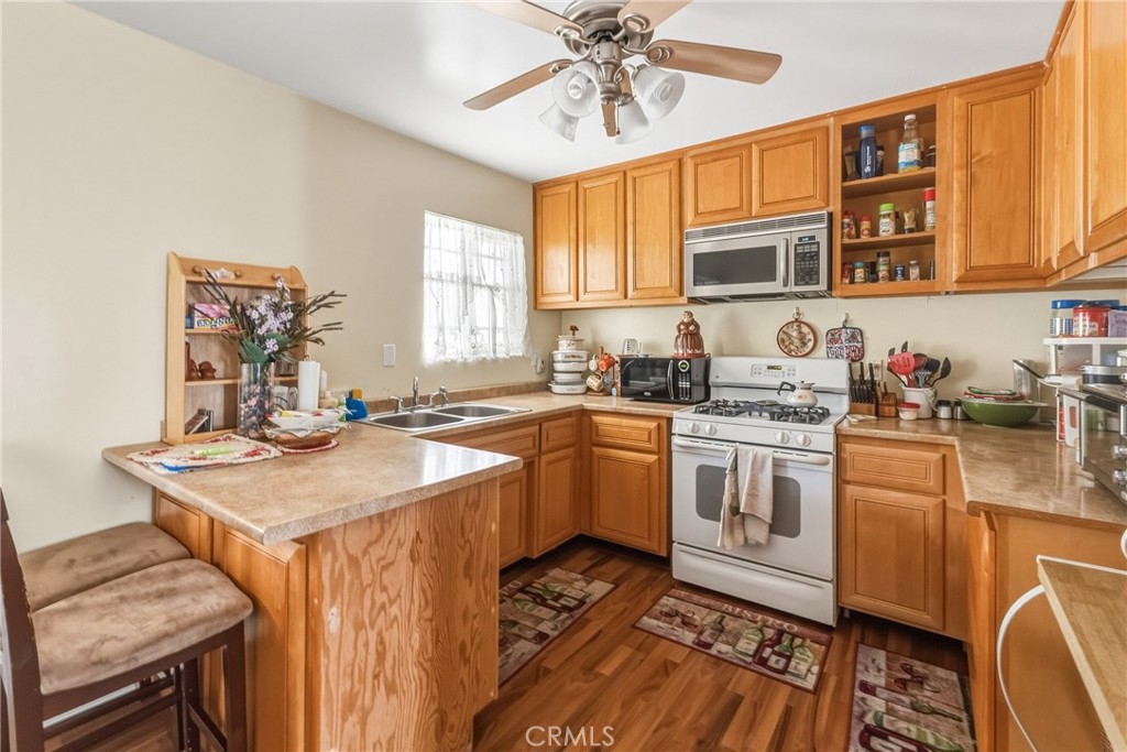 main property photo 5
