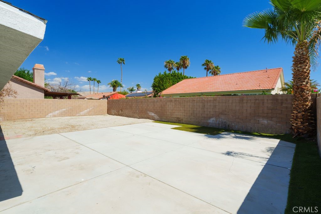main property photo 23