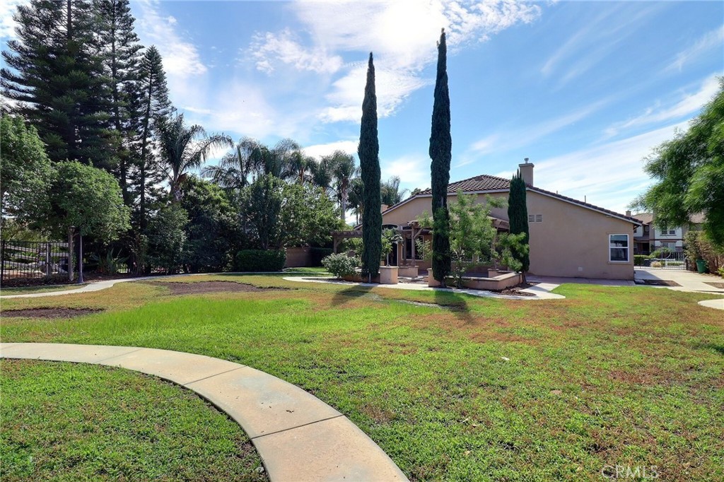 main property photo 18