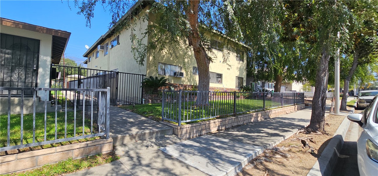main property photo 9