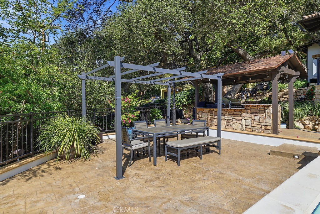 main property photo 50