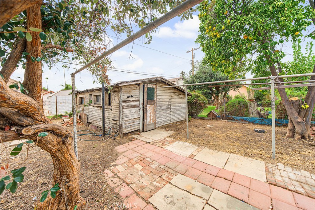 main property photo 11