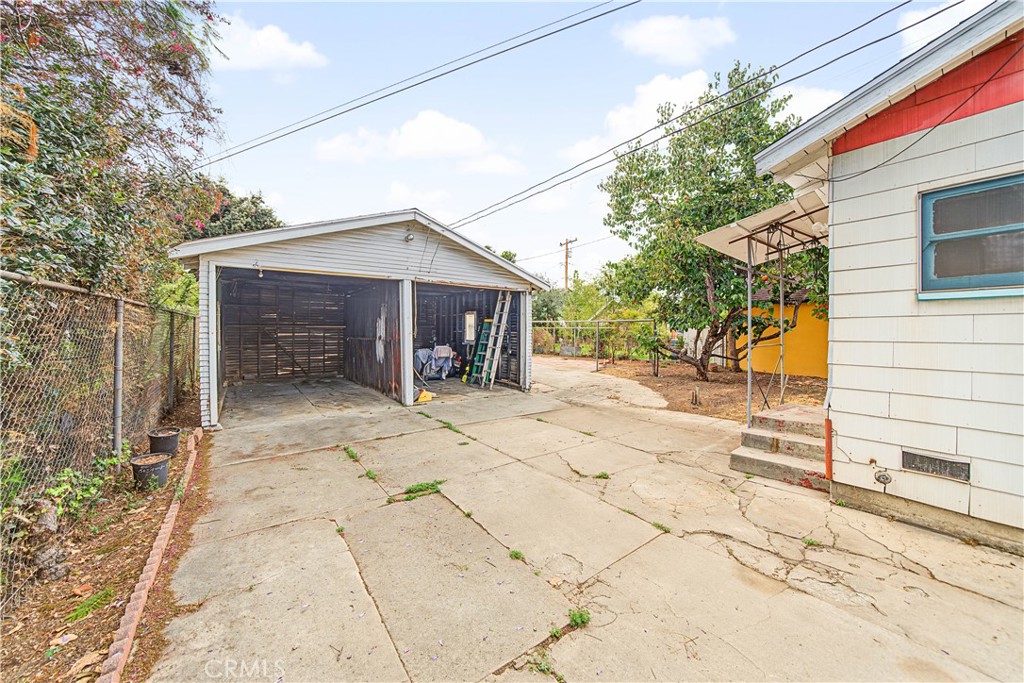 main property photo 14