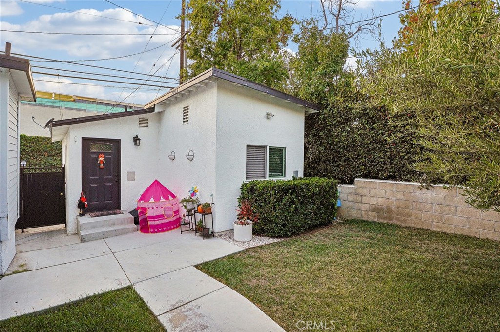 main property photo 45