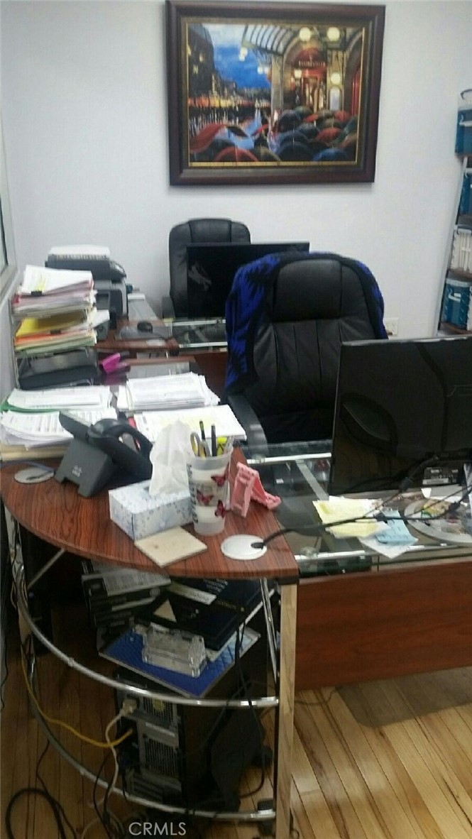 main property photo 12