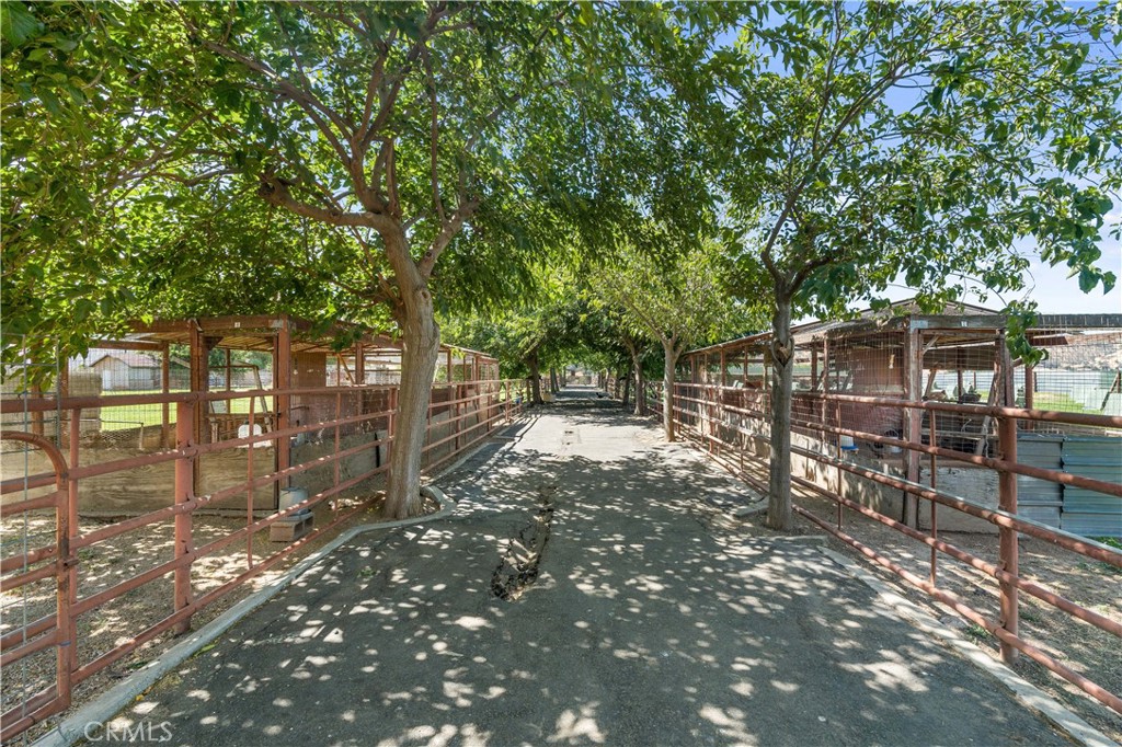 main property photo 10