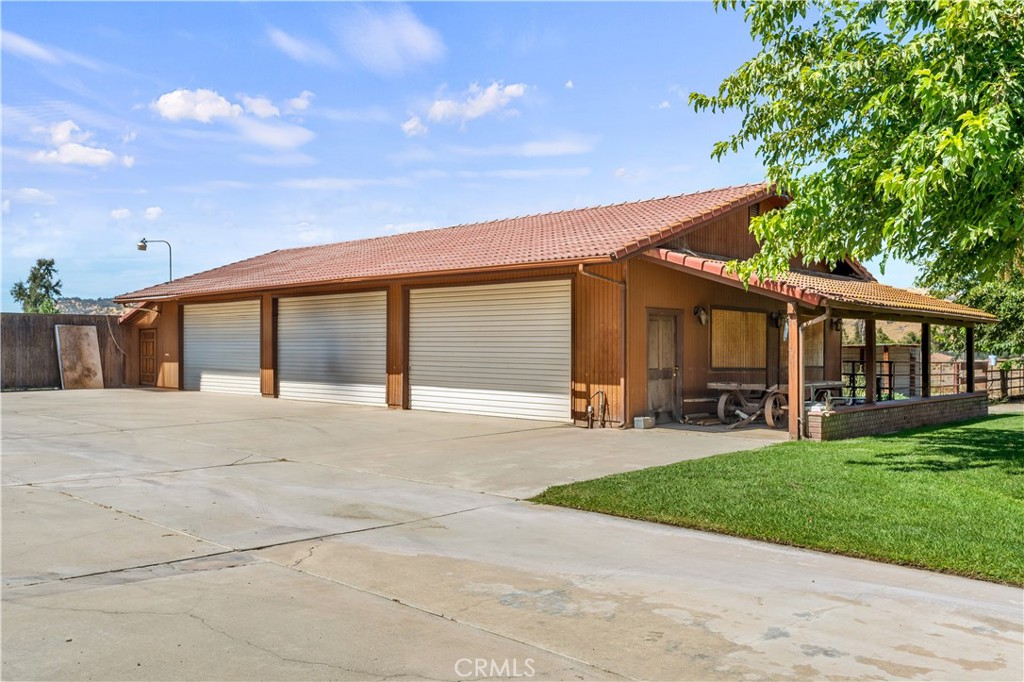 main property photo 7