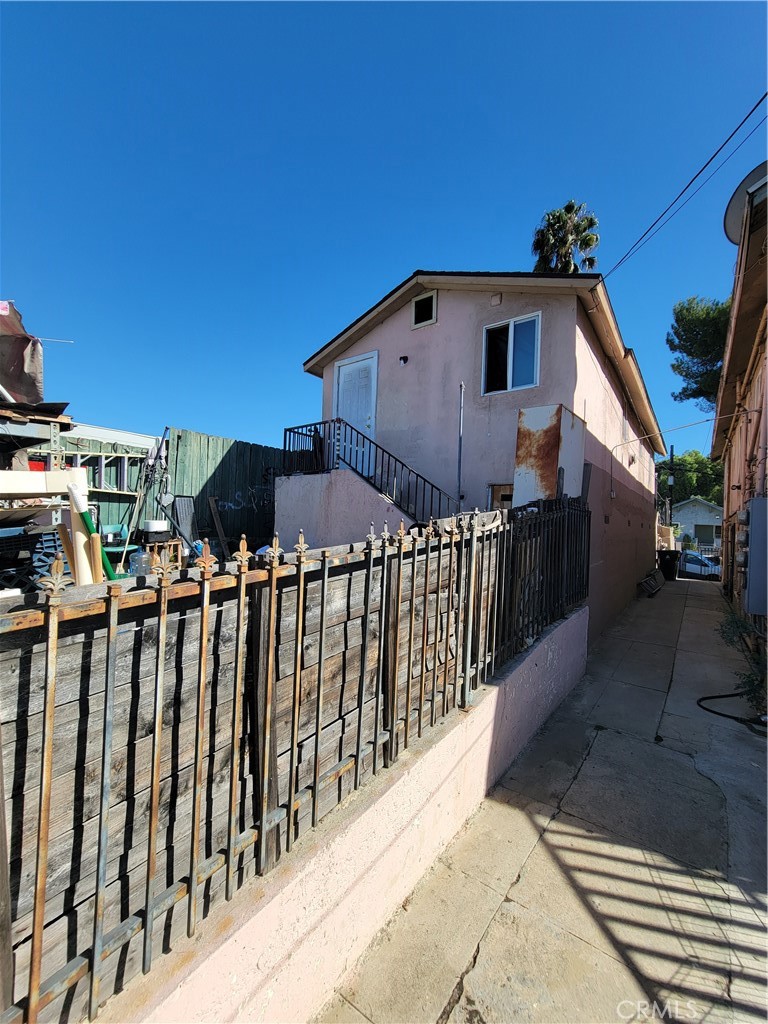 main property photo 8