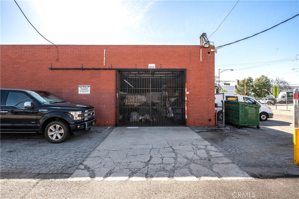 main property photo 31