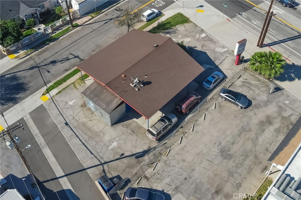 main property photo 32