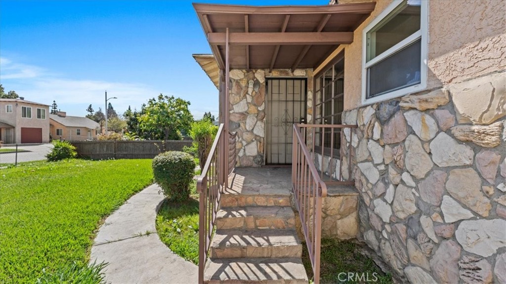 main property photo 6