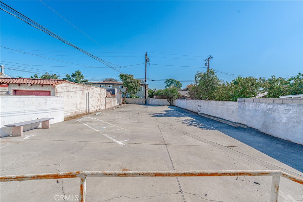 main property photo 40