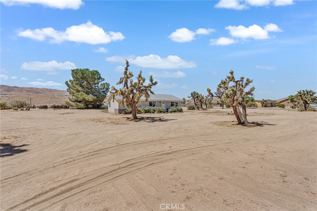 main property photo 28