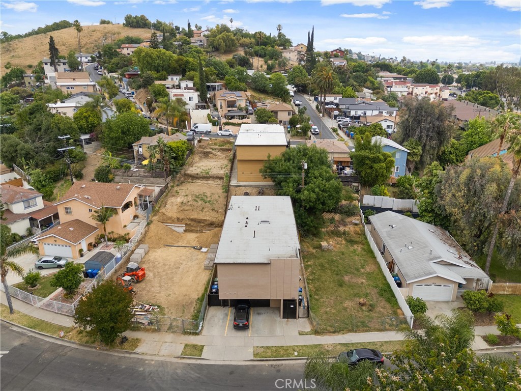 main property photo 9