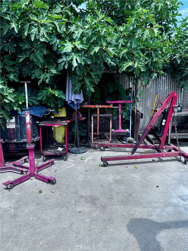 main property photo 9