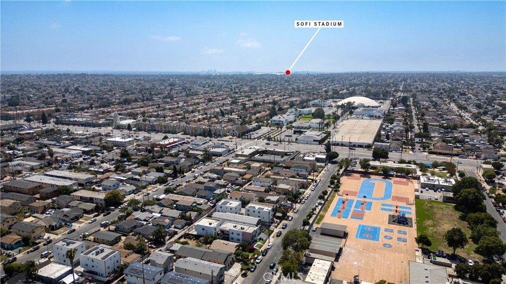 main property photo 11