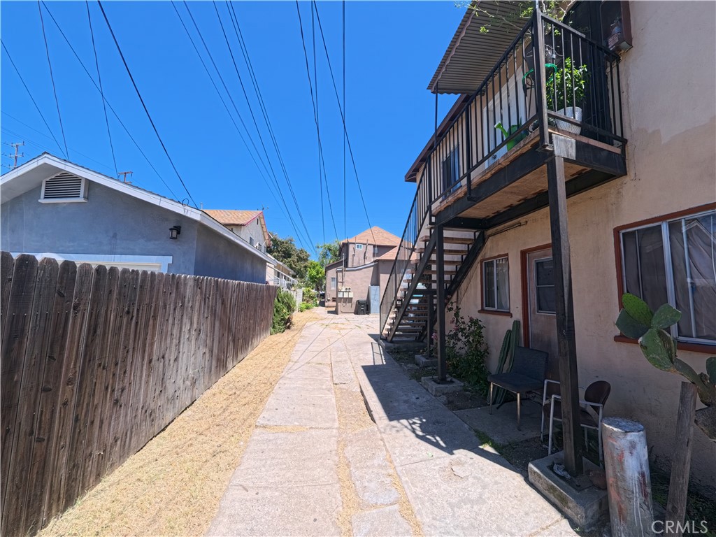 main property photo 11