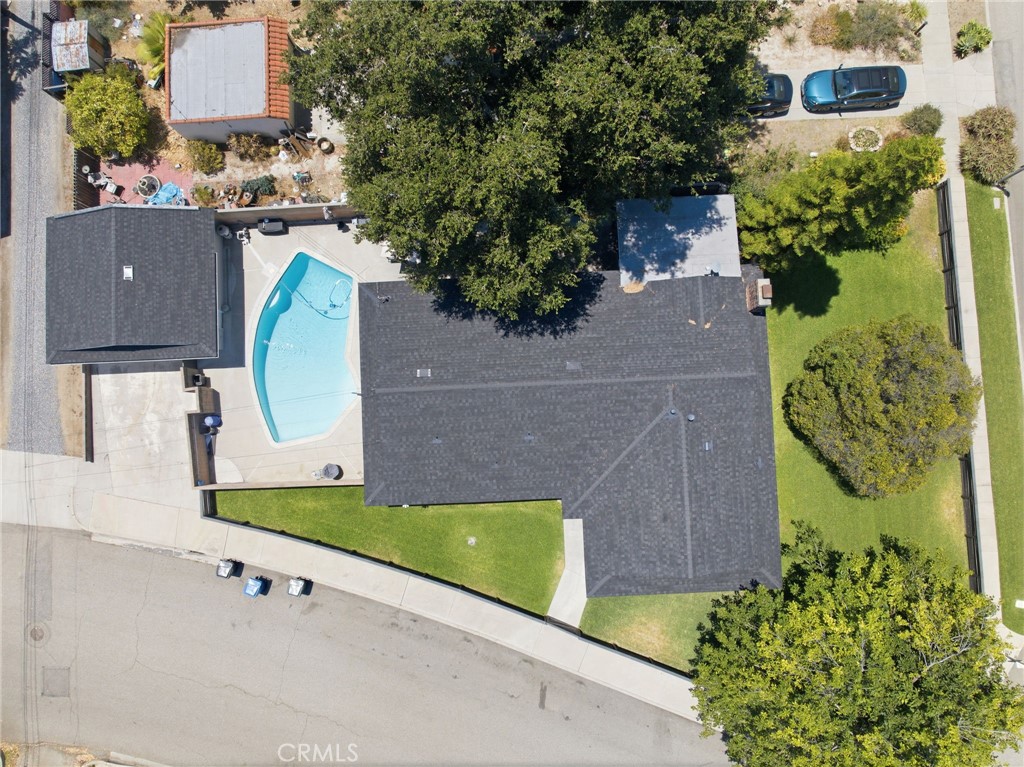main property photo 50