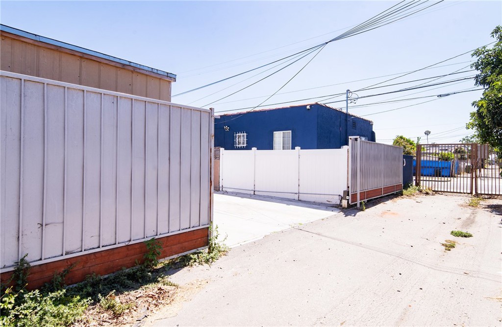 main property photo 24