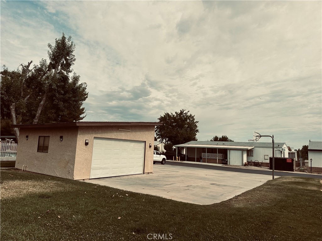 main property photo 28