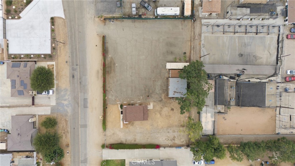 main property photo 30