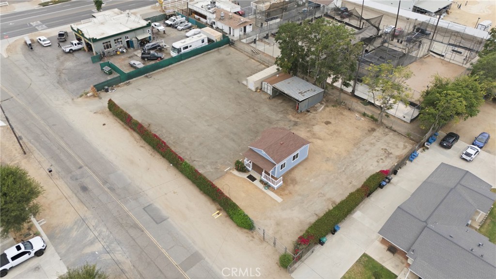 main property photo 34