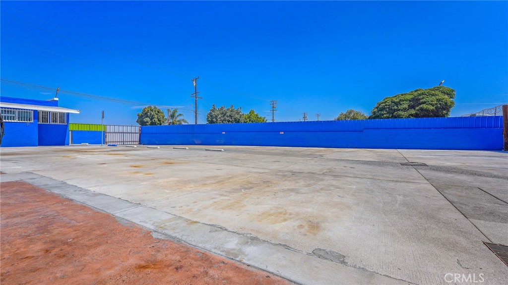 main property photo 17