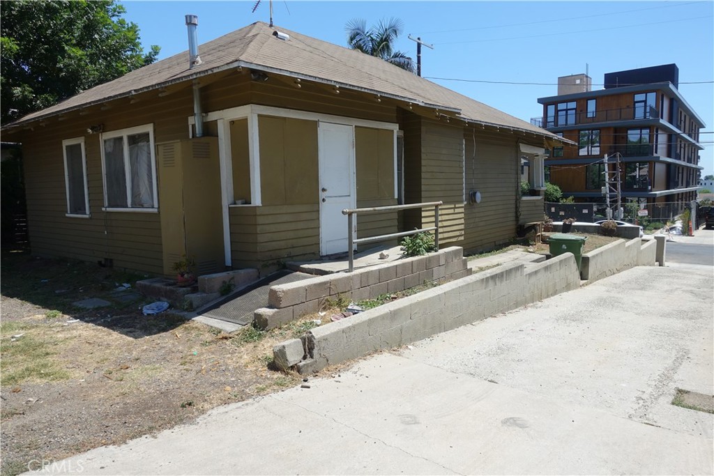main property photo 5