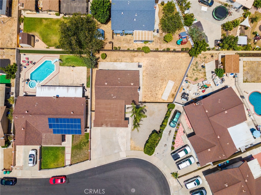 main property photo 13