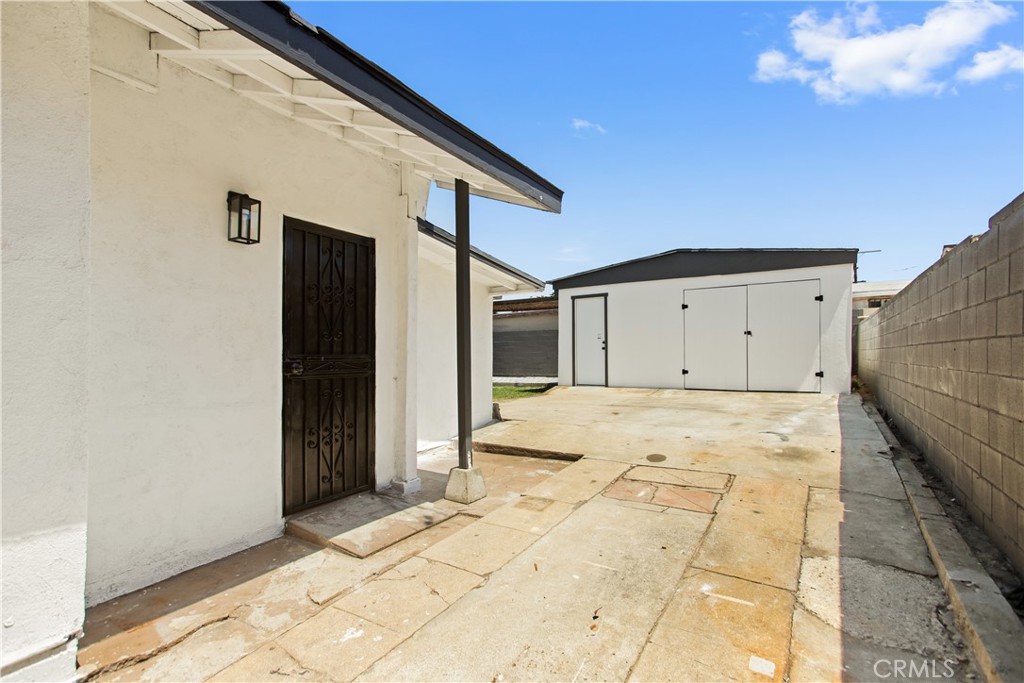 main property photo 28