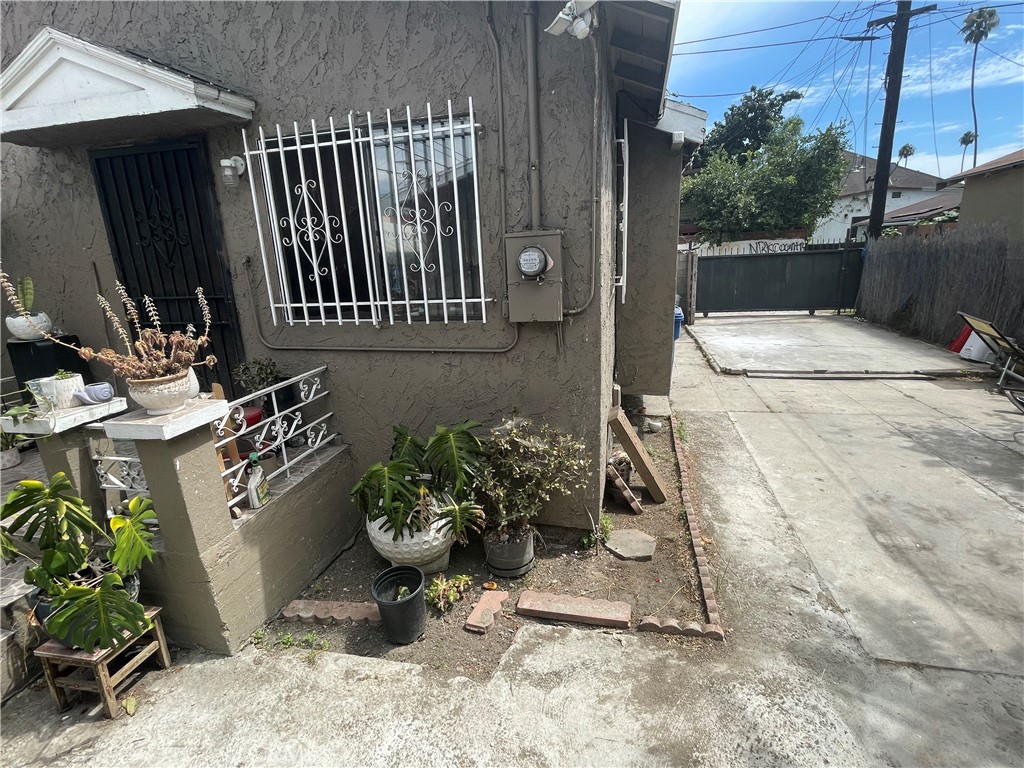 main property photo 13