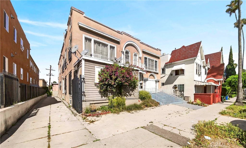 main property photo 41