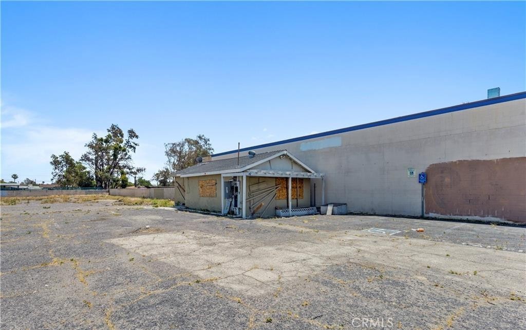 main property photo 7