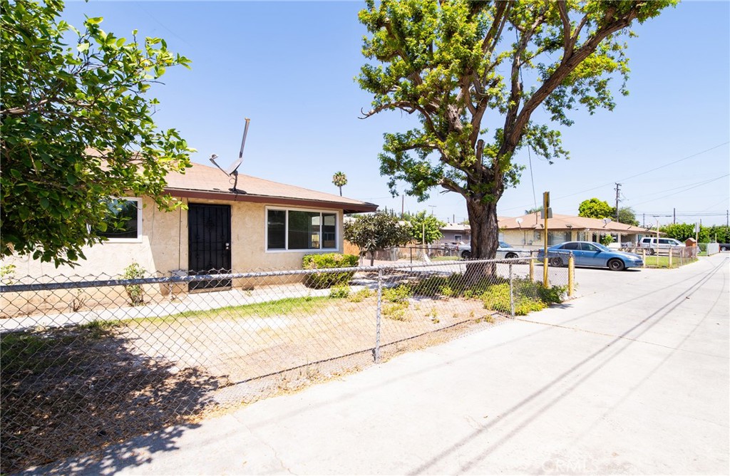main property photo 10