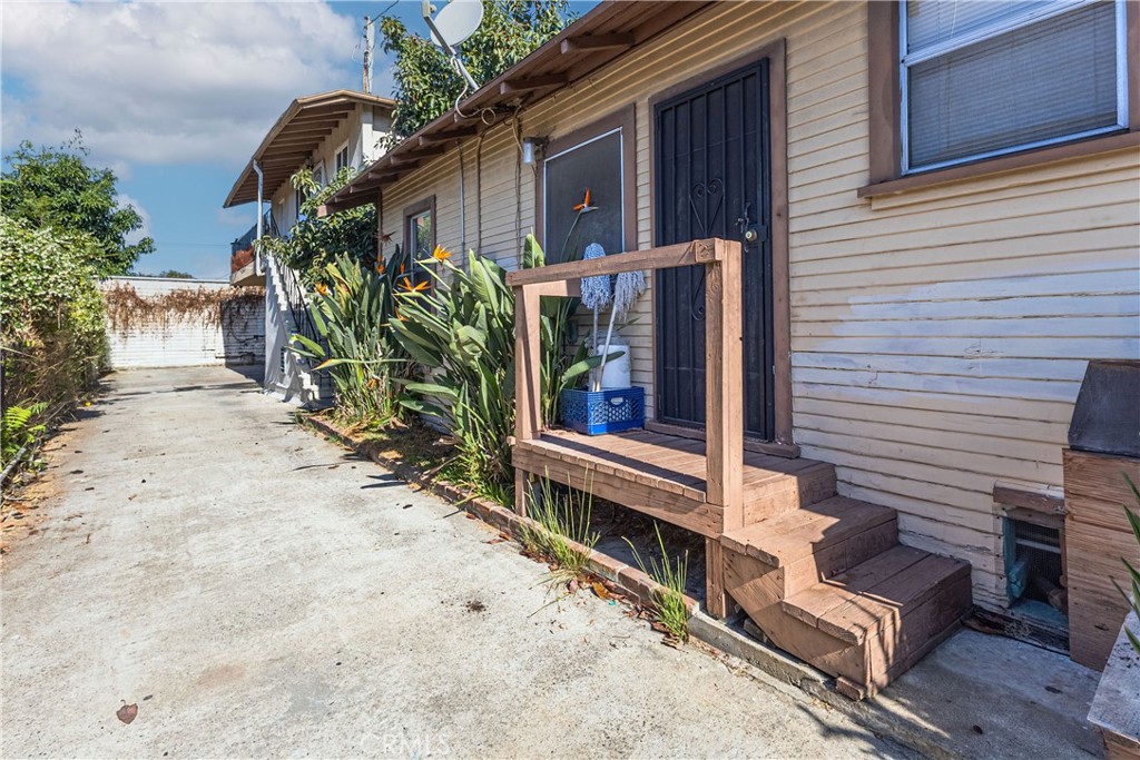 main property photo 11