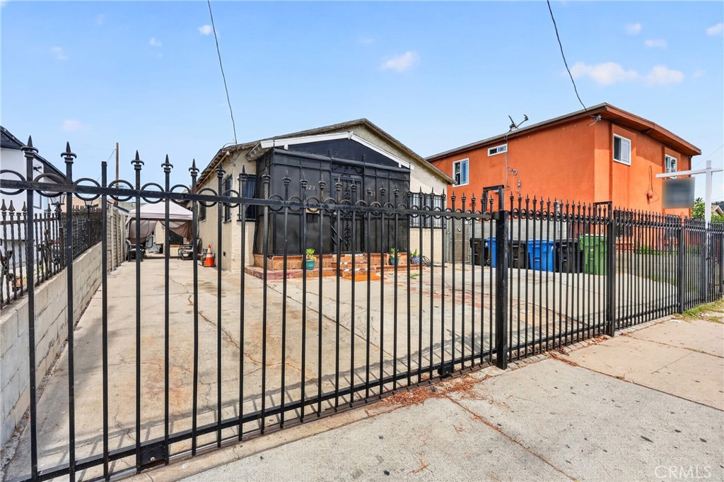 main property photo 47