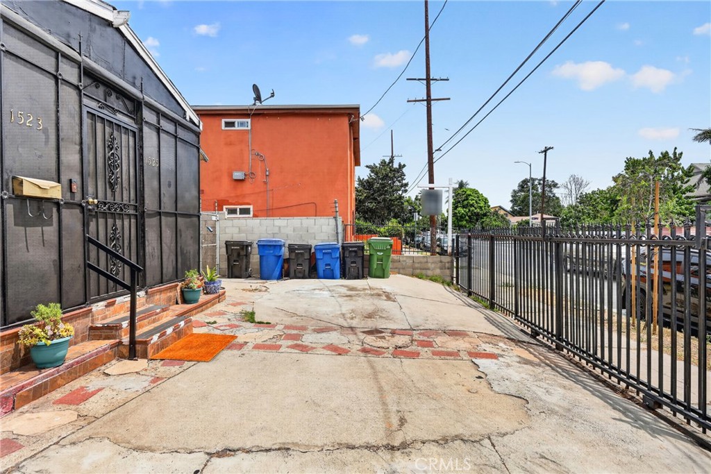 main property photo 50