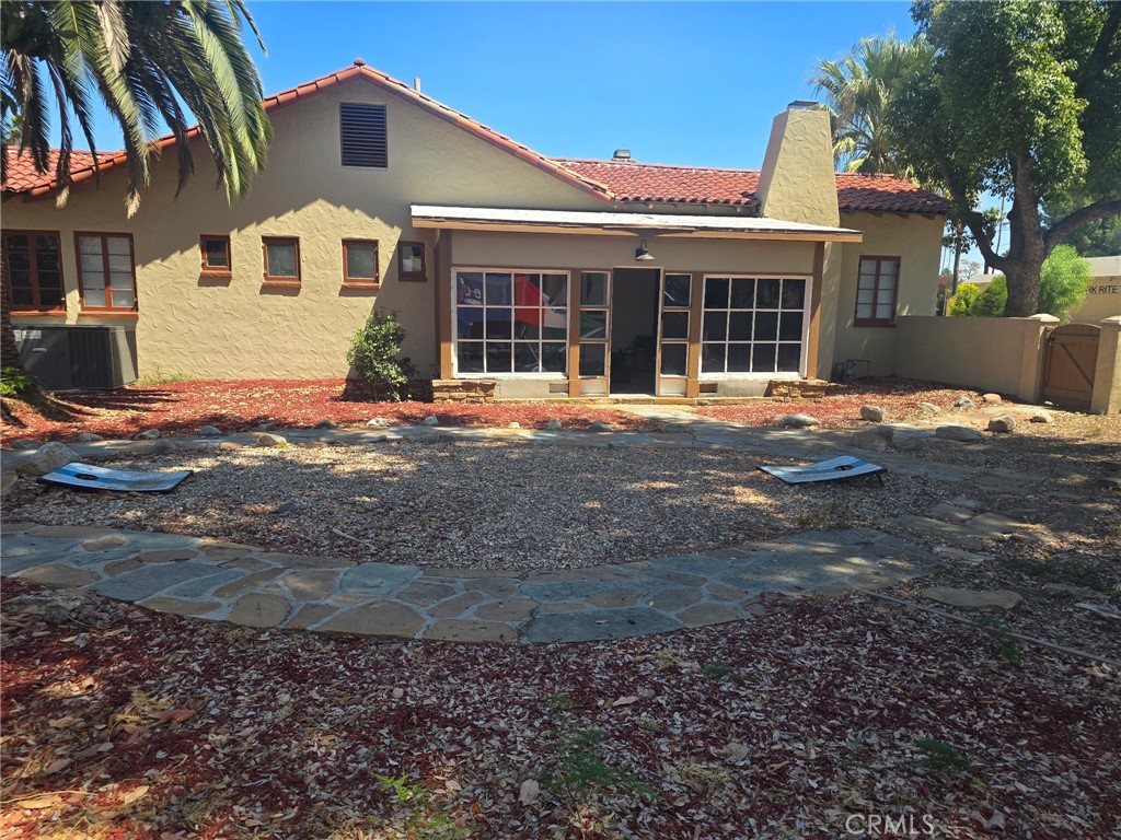 main property photo 11