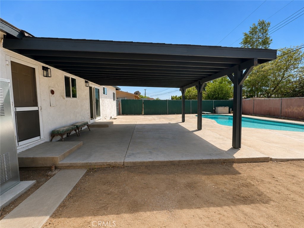 main property photo 20