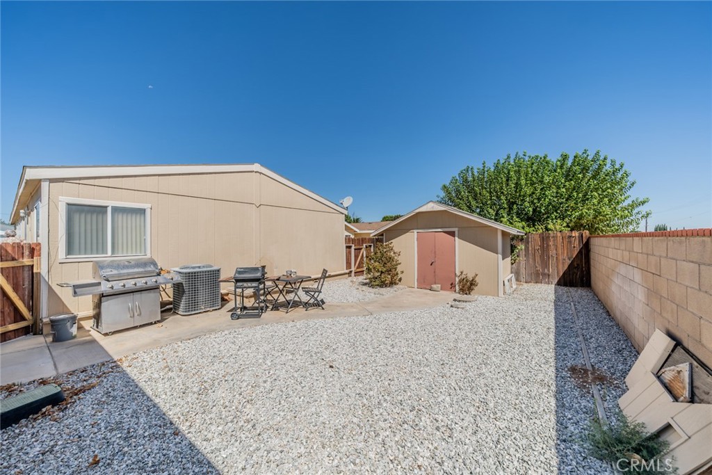 main property photo 28