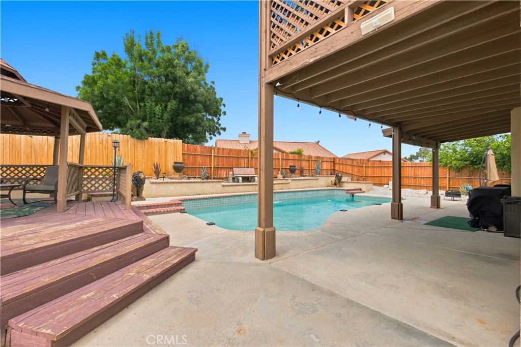 main property photo 37