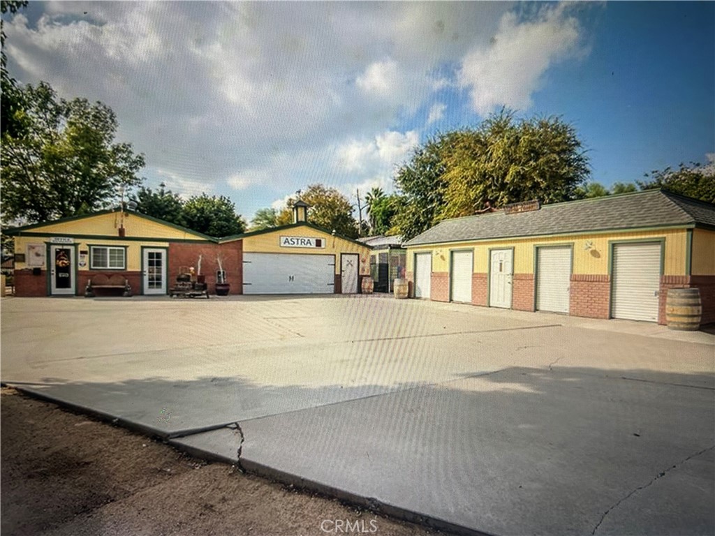 main property photo 10