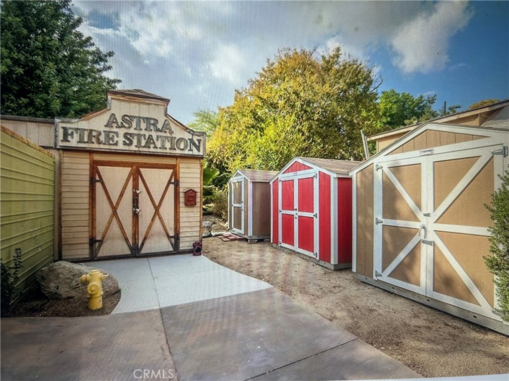 main property photo 6