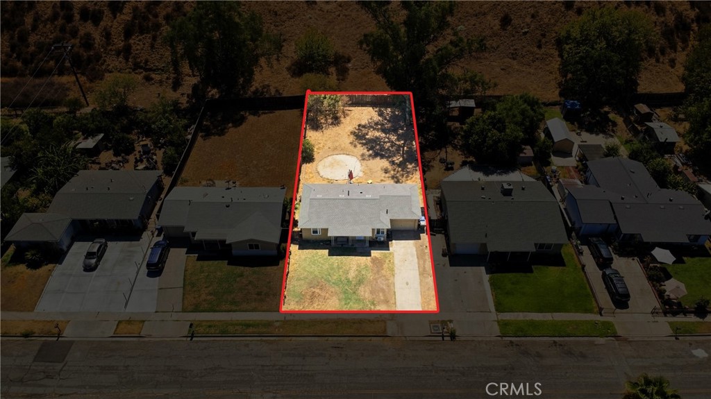 main property photo 23