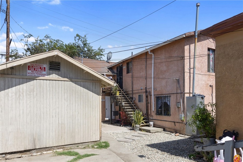 main property photo 11