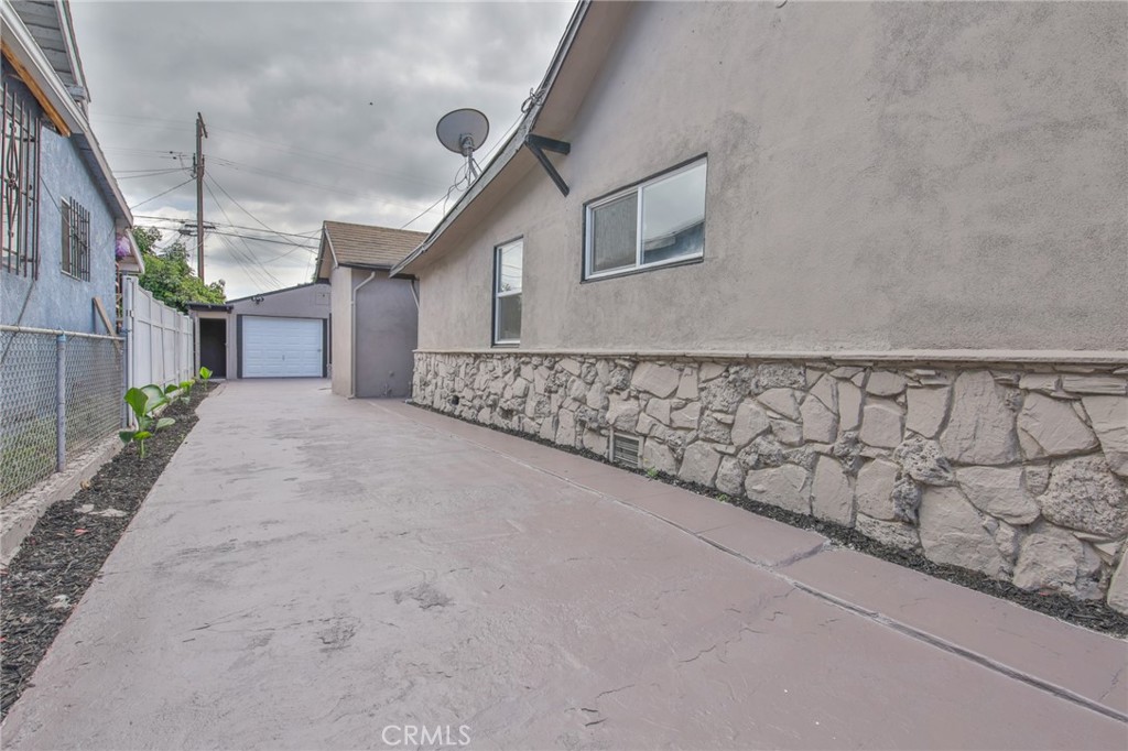 main property photo 50