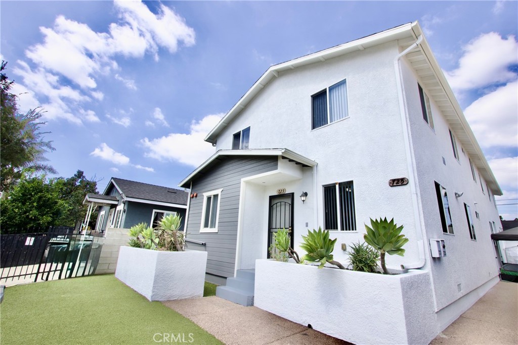 main property photo 0
